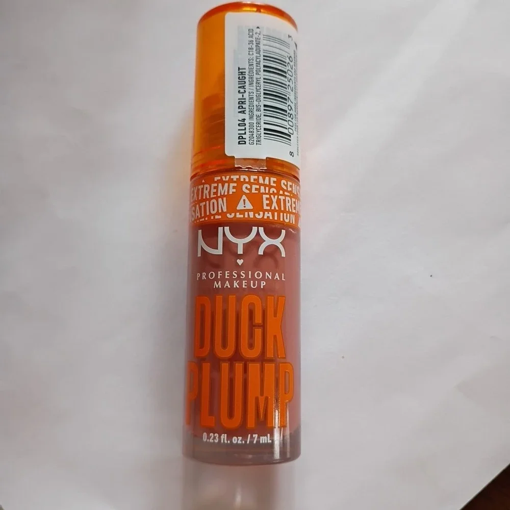 Lot of 7 NYX Professional‎ Makeup Apri-Caught Brown Of Applause Lip Gloss Plump
